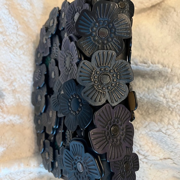 Coach Leather Saddle Bag 23 with Tea Rose - Picture 8 of 9